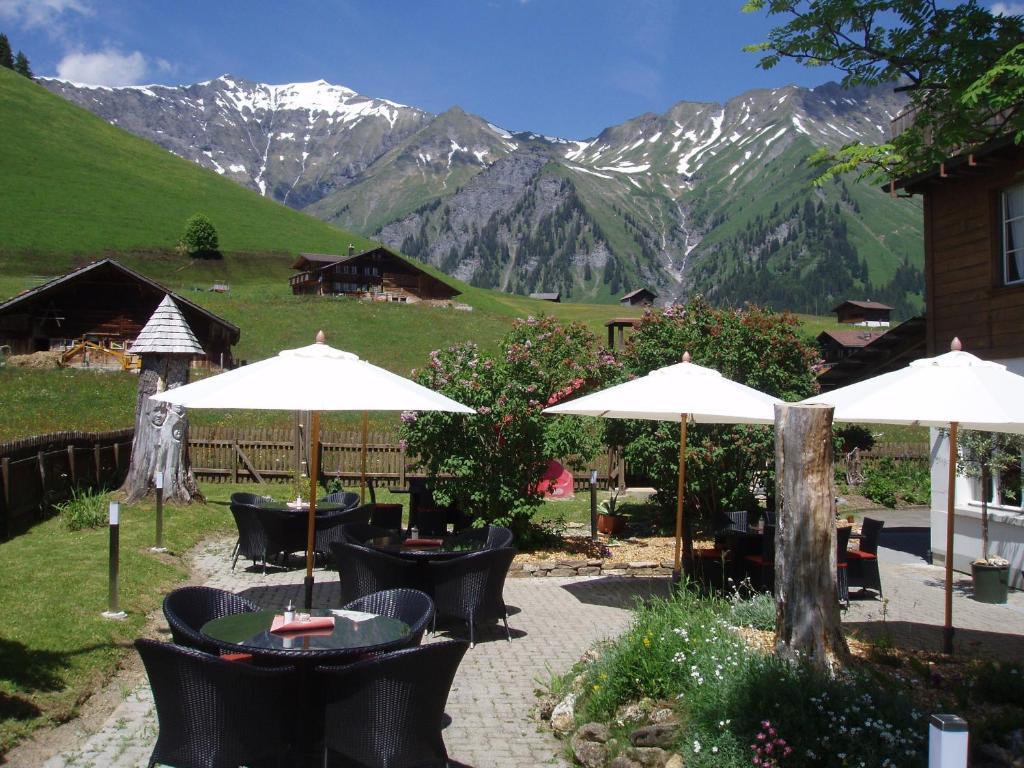 אדלבודן Hotel Des Alpes מראה חיצוני תמונה