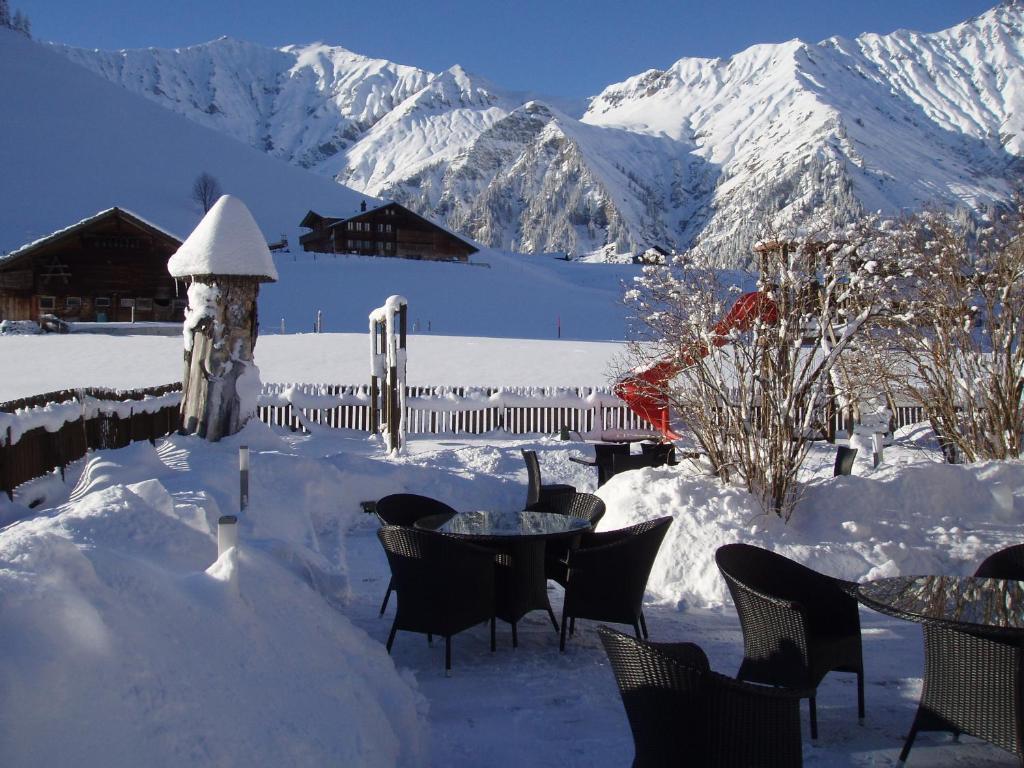אדלבודן Hotel Des Alpes מראה חיצוני תמונה